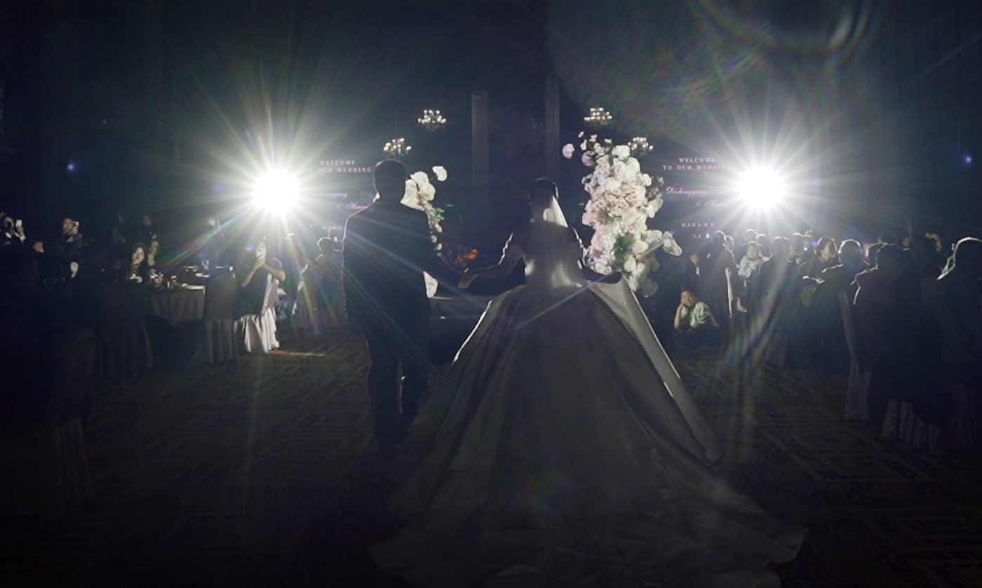 忽而微风起，笛声正悠扬